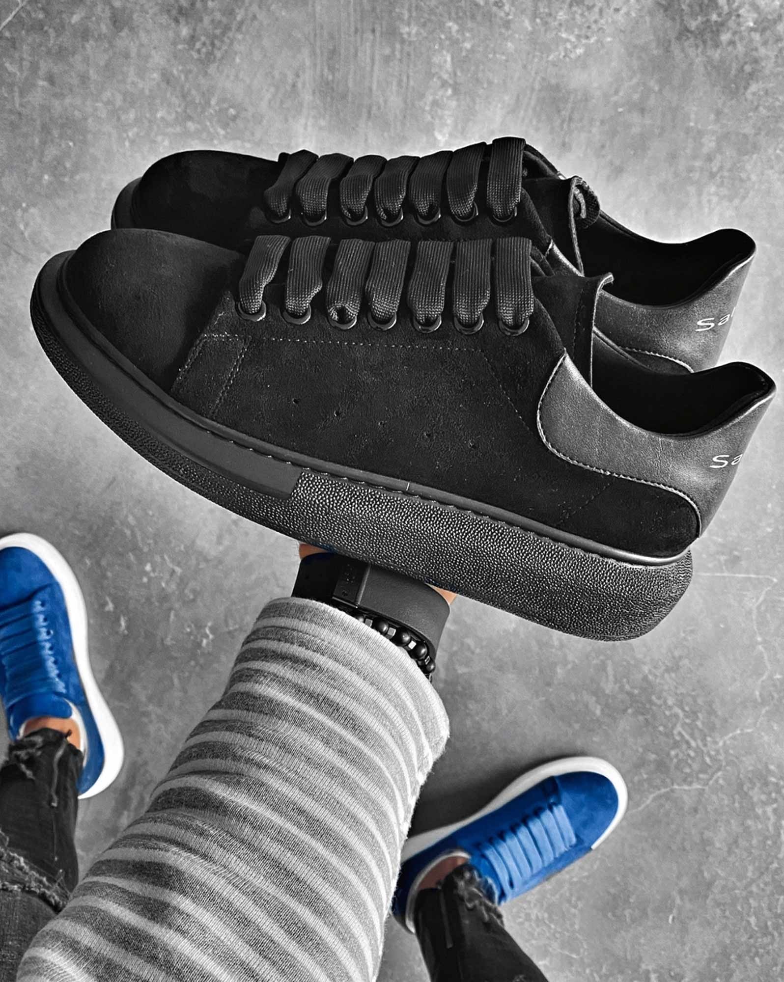 Chaussures sneakers noire aspect daim pour Homme
