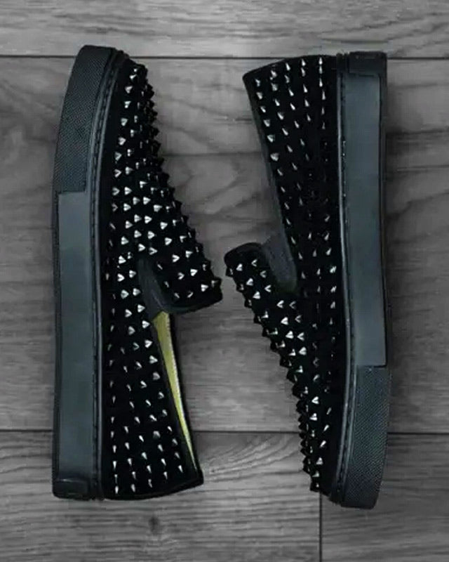 Chaussures clouté type mocassins élastique noir aspect daim noir à clous
