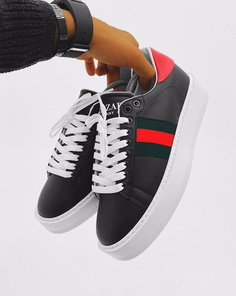 Chaussures sneakers noires tendance avec bandes rouge vert et semelle épaisse pour homme