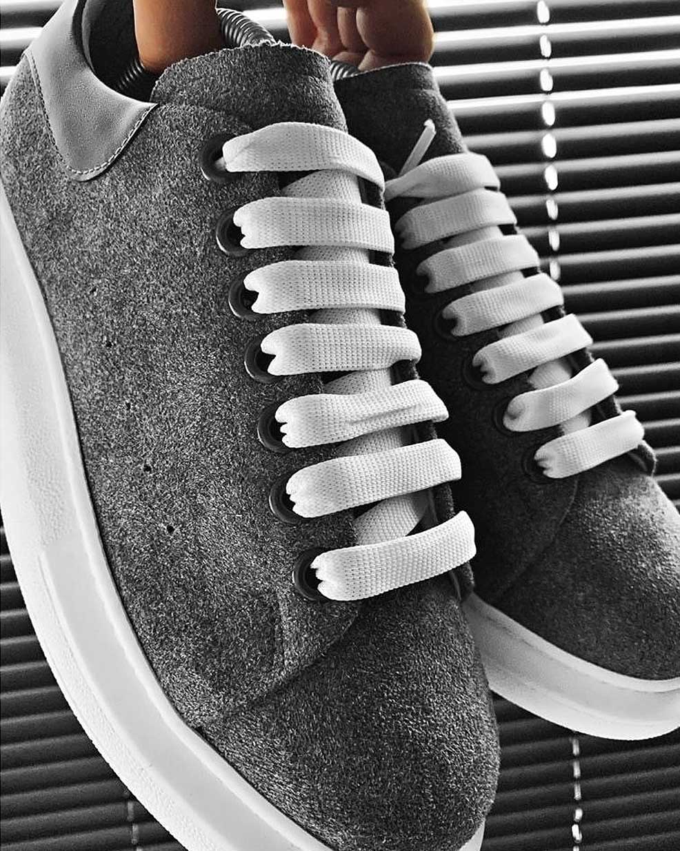 Chaussures basket sneakers BB Salazar en suédine grise et semelle blanche stylée pour homme