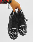 BB Salazar zapatillas negras con tachuelas y calaveras de strass para hombre
